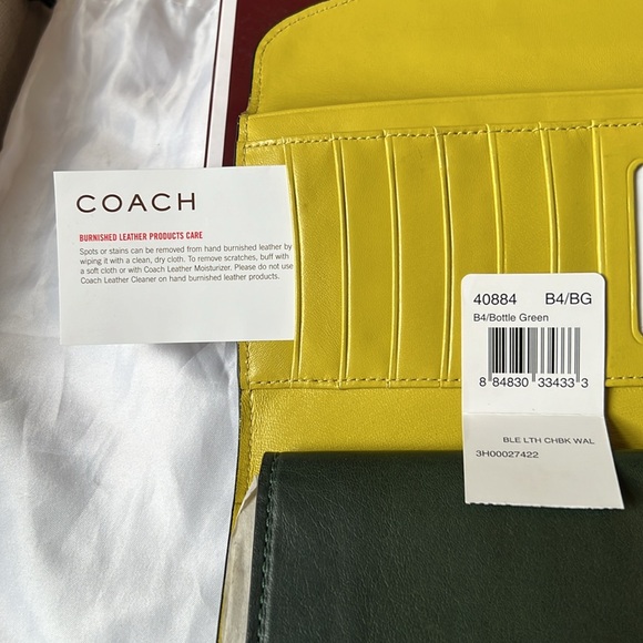 New in Box Coach Bleecker Bottle Green Checkbook Wallet Tattersall Lining w/tags - Picture 5 of 13